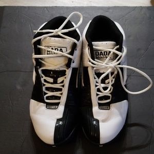 Dada Supreme Sprees Black and White size 13